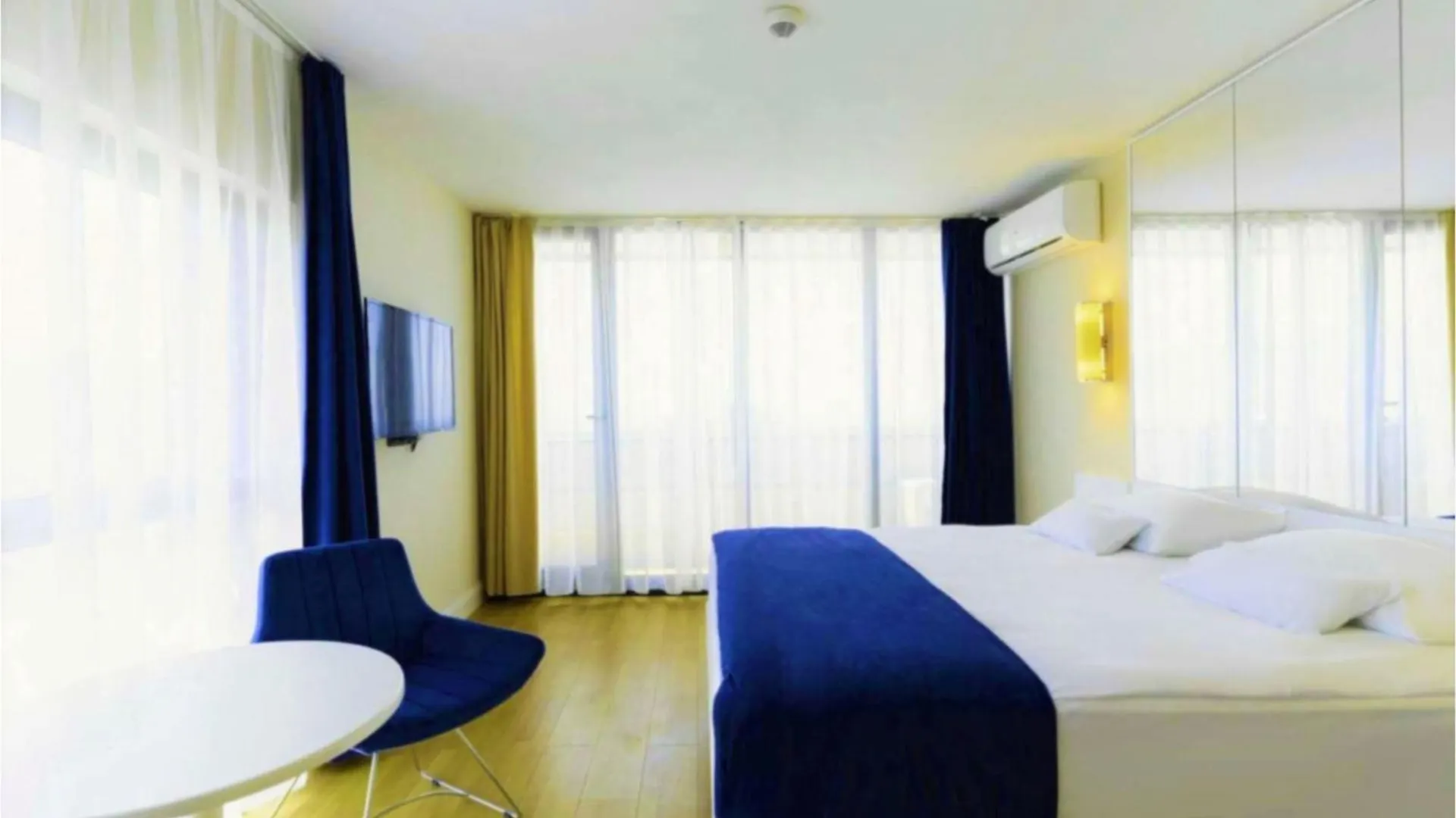 Marvelous Sea View Aparthotel In Orbi City Batumi 0*,